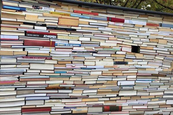 Bücher gestapelt
